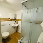 Hr Hotel 3*